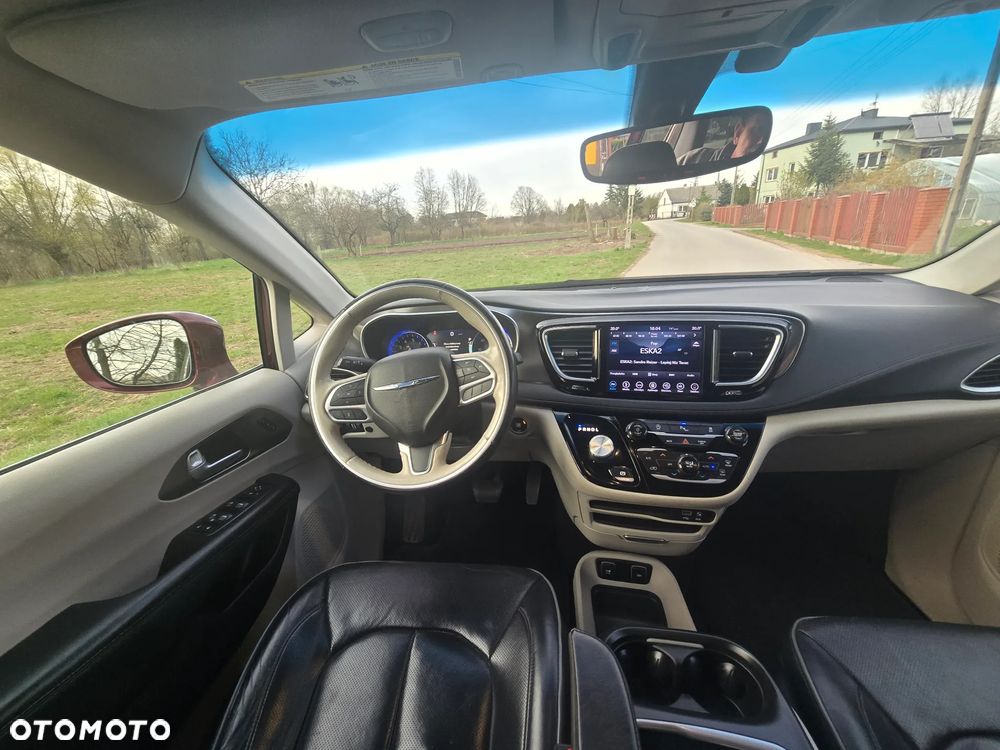 Chrysler Pacifica - 20