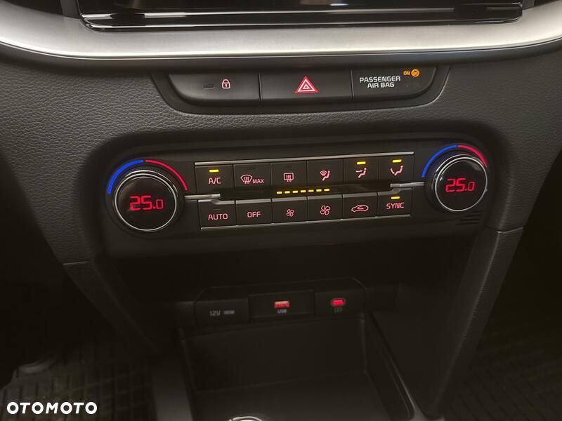 Kia XCeed 1.5 T-GDI M - 16