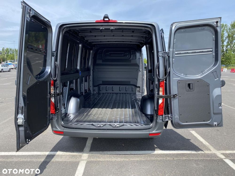 Mercedes-Benz Sprinter - 20