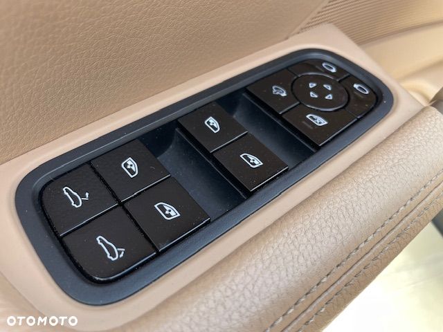 Porsche Cayenne Platinum Edition - 29