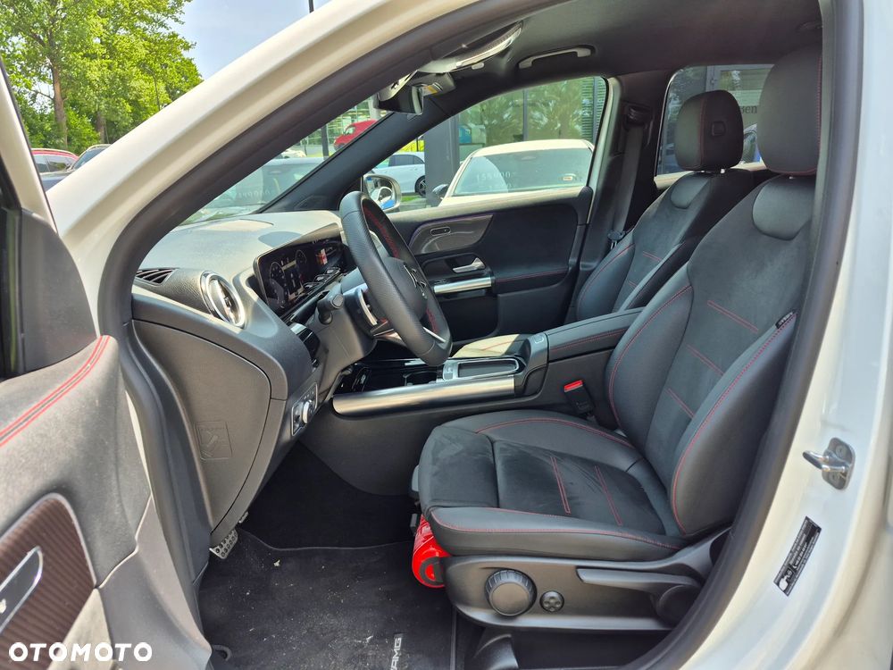 Mercedes-Benz GLA 200 - 19