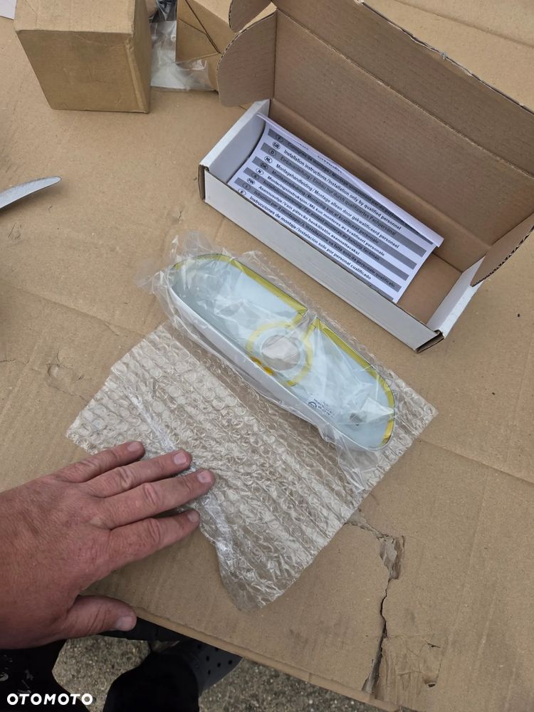 Nakładka wewnętrznego lusterka wstecznego Opel Corsa F Mokka B 98361217WP - 2