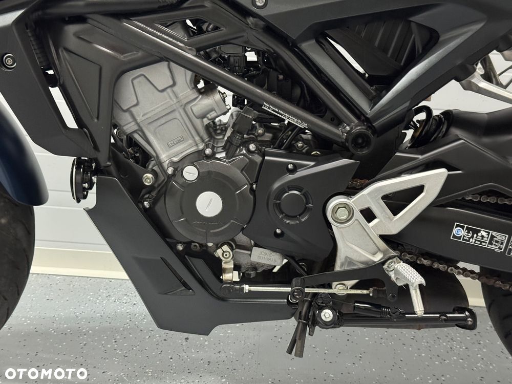 Honda CB - 18
