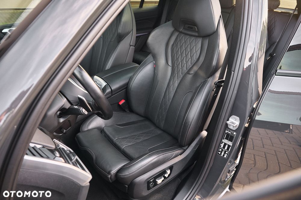 BMW X5 M M50i - 27