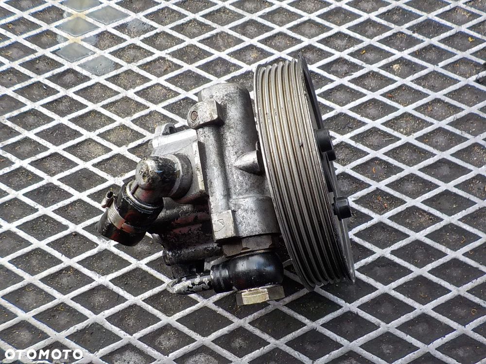 AUDI A4 B6 2.5 TDI POMPA WSPOMAGANIA 8E0148155 - 1