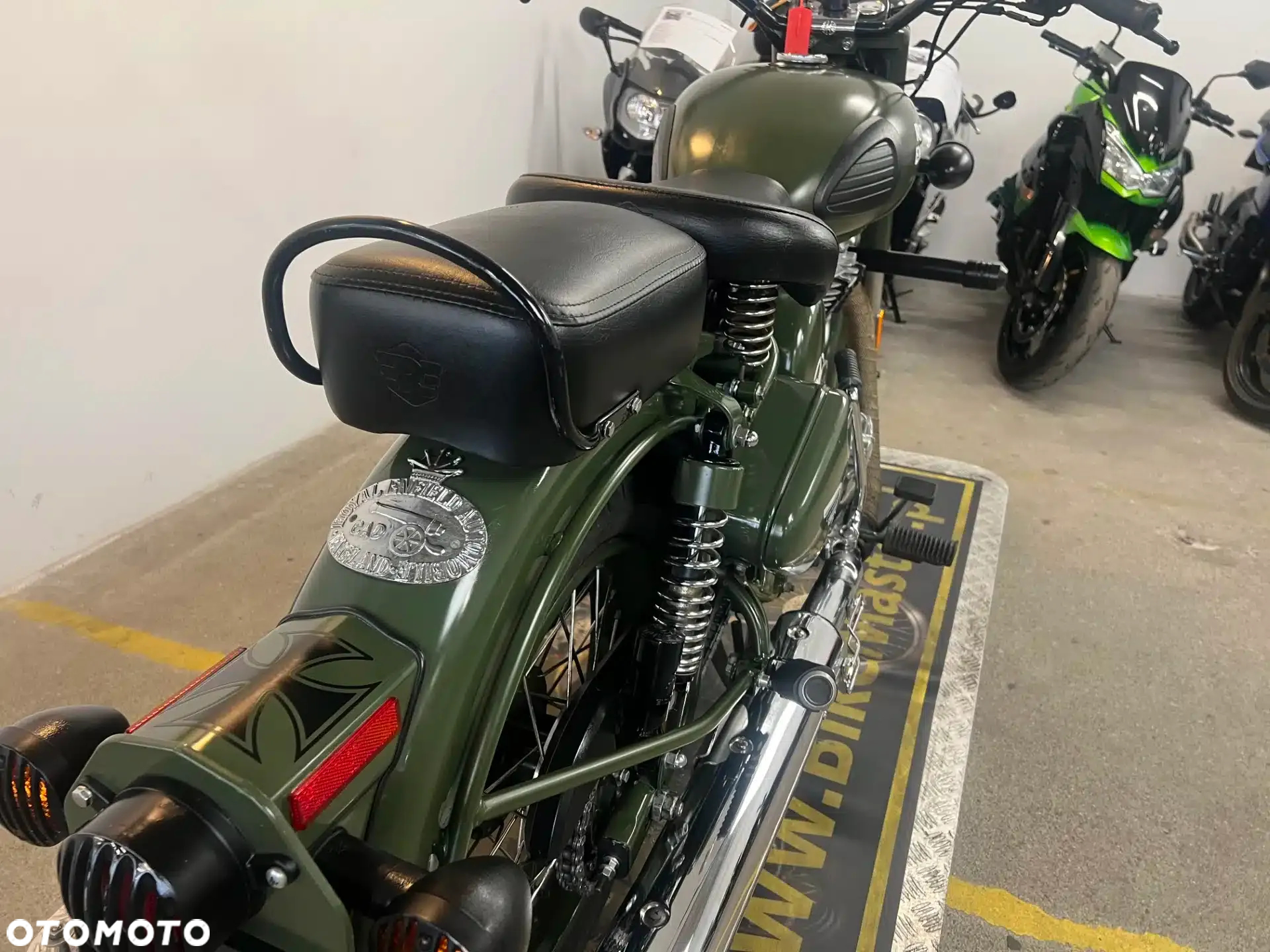 Royal Enfield Classic - 21