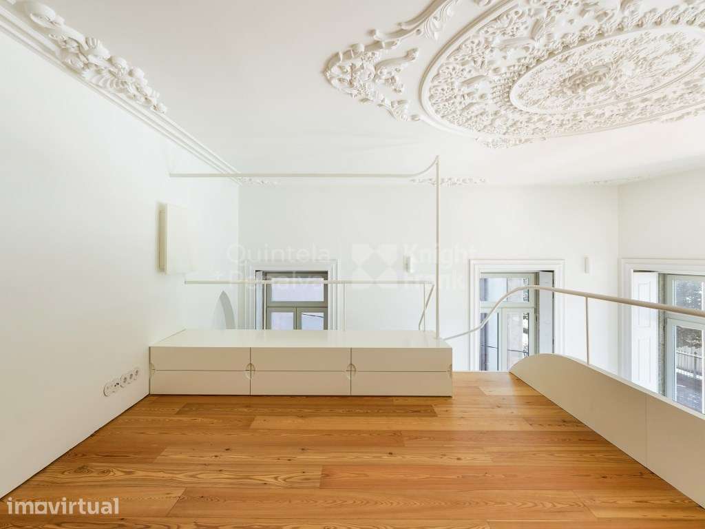 Apartamento T1+1 mezzanine com varanda junto ao Rio Douro - Grande imagem: 2/30