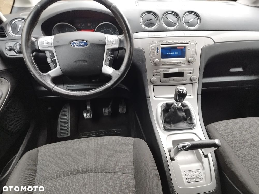 Ford Galaxy - 17