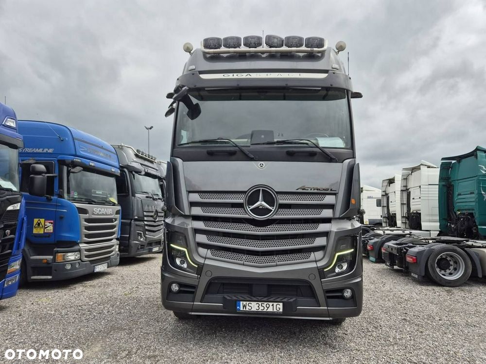 Mercedes-Benz Actros - 2