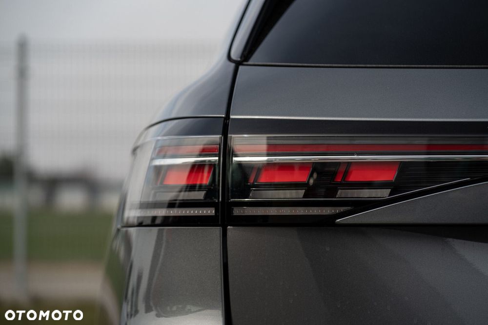 Volkswagen Passat - 10