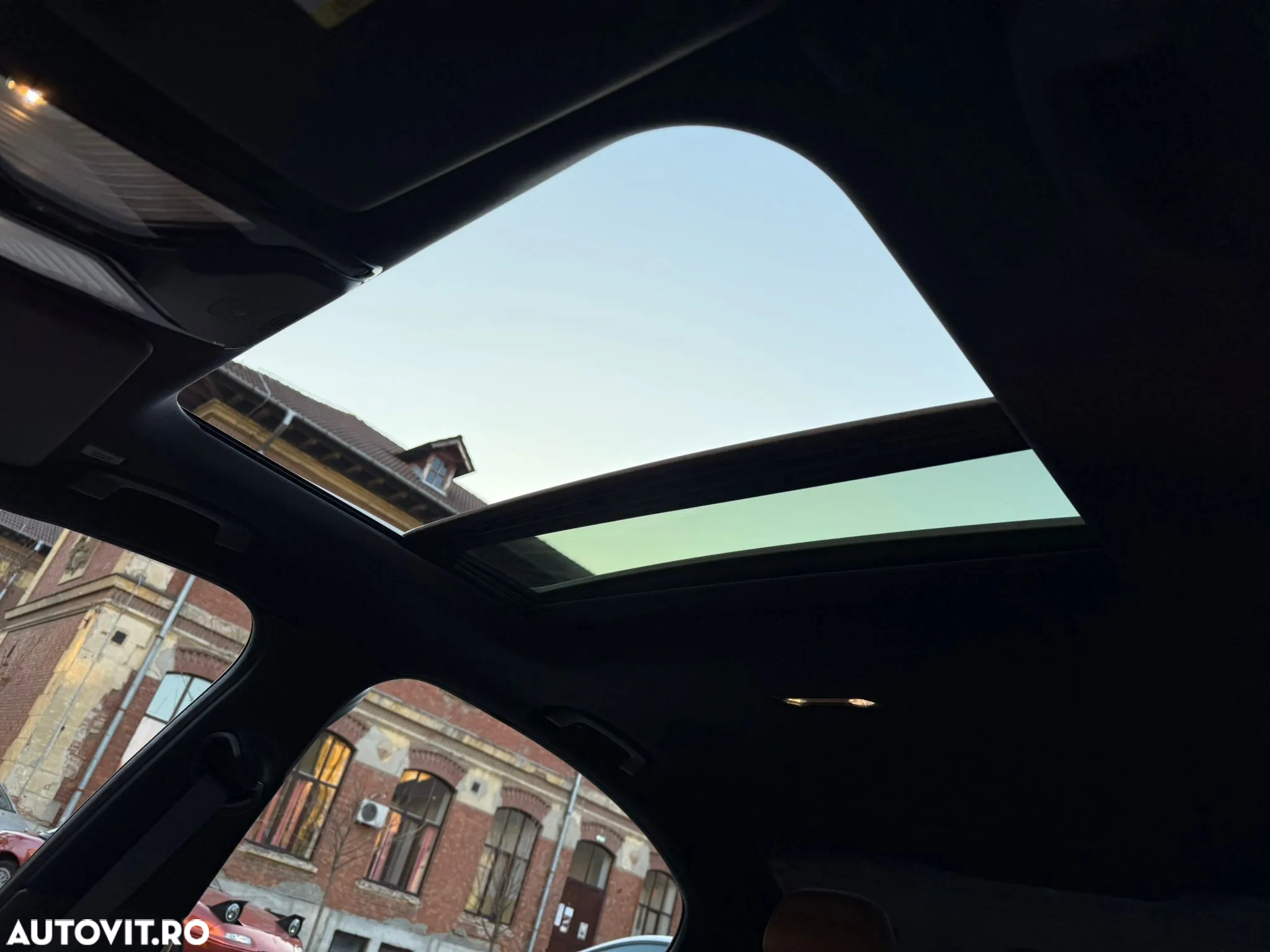 BMW Seria 3 330i xDrive AT - 22