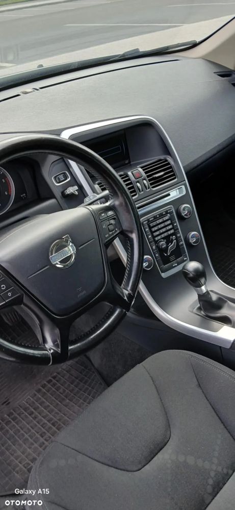 Volvo XC 60 DRIVe R-Design - 3