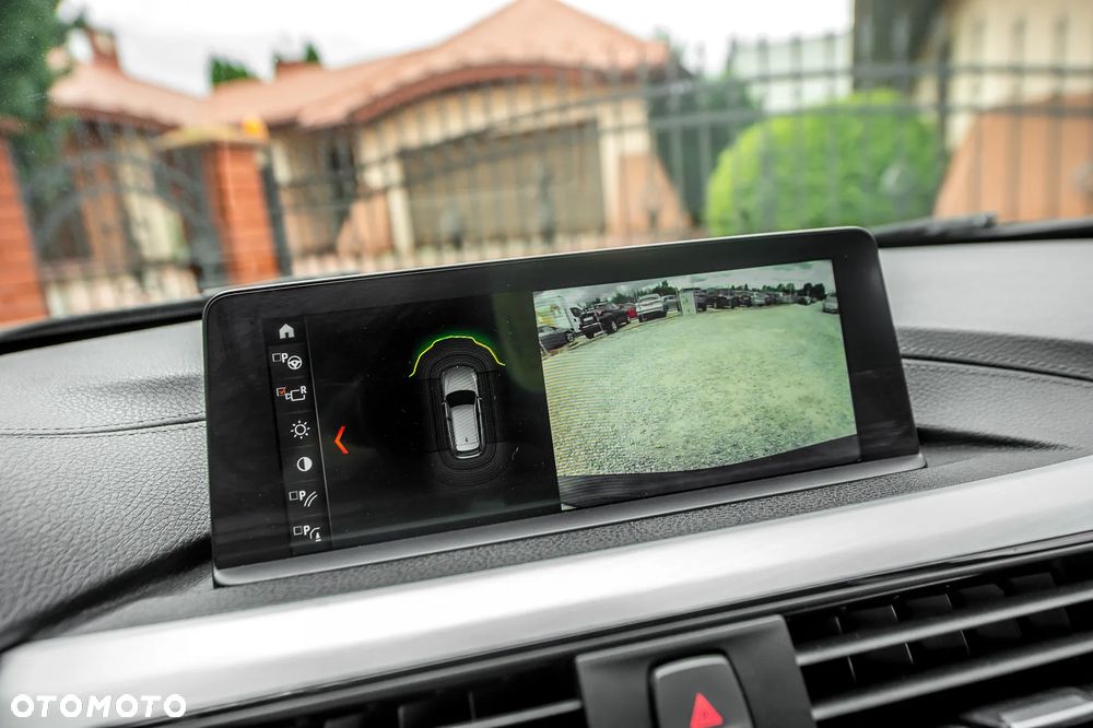 BMW Seria 3 320d Touring xDrive M Sport - 33