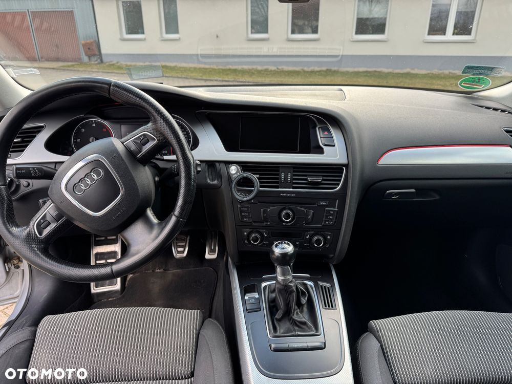 Audi A4 Limousine - 13