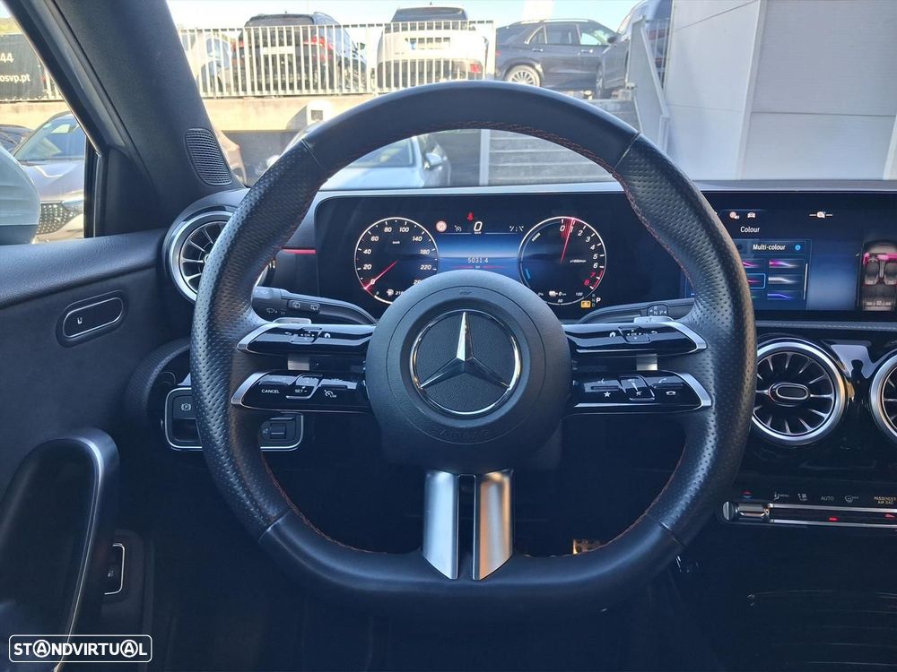 Mercedes-Benz A 250 e AMG Line - 23