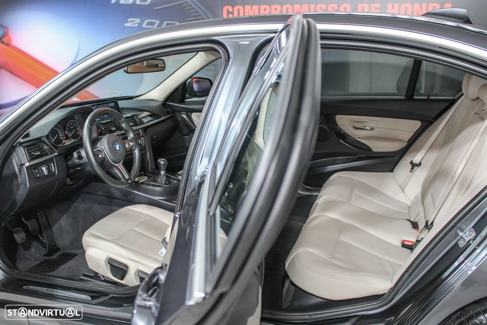 BMW 320 d Line Luxury - 12