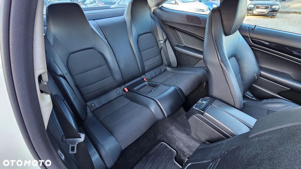 Mercedes-Benz Klasa C 180 BlueEFFICIENCY 7G-TRONIC - 11