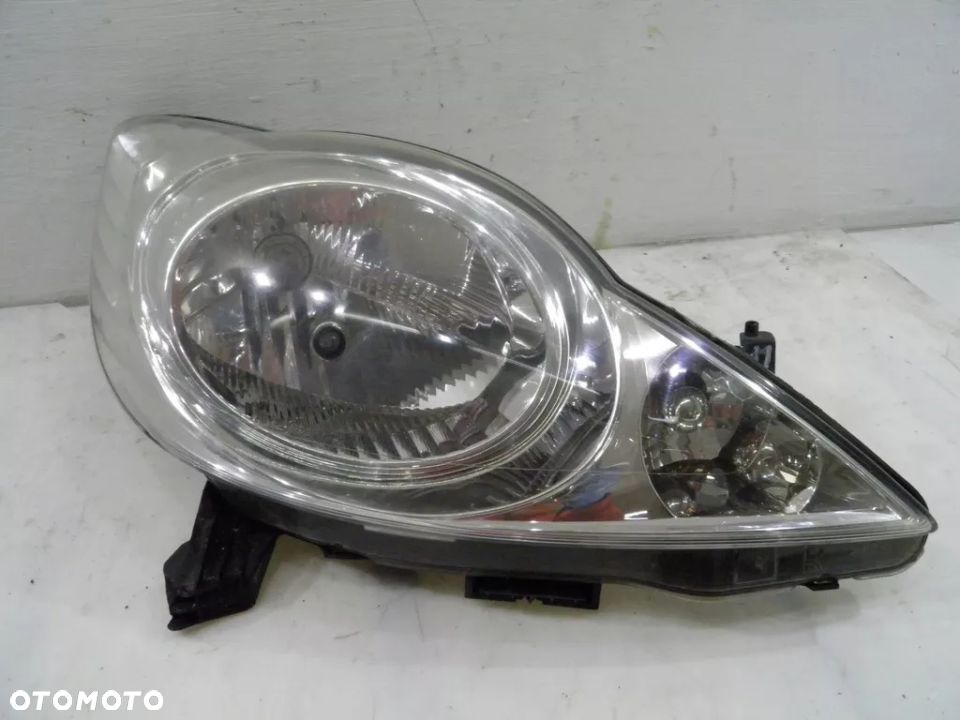 PEUGEOT 107 LAMPA Prawa europa oryginał - 1