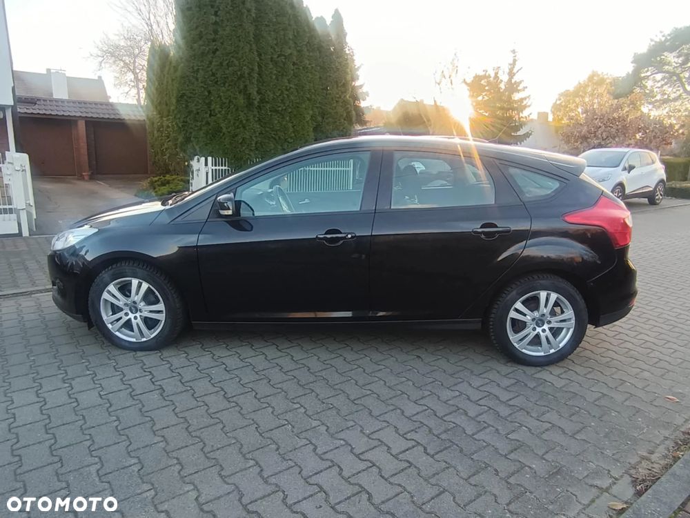 Ford Focus 1.6 Ambiente - 4