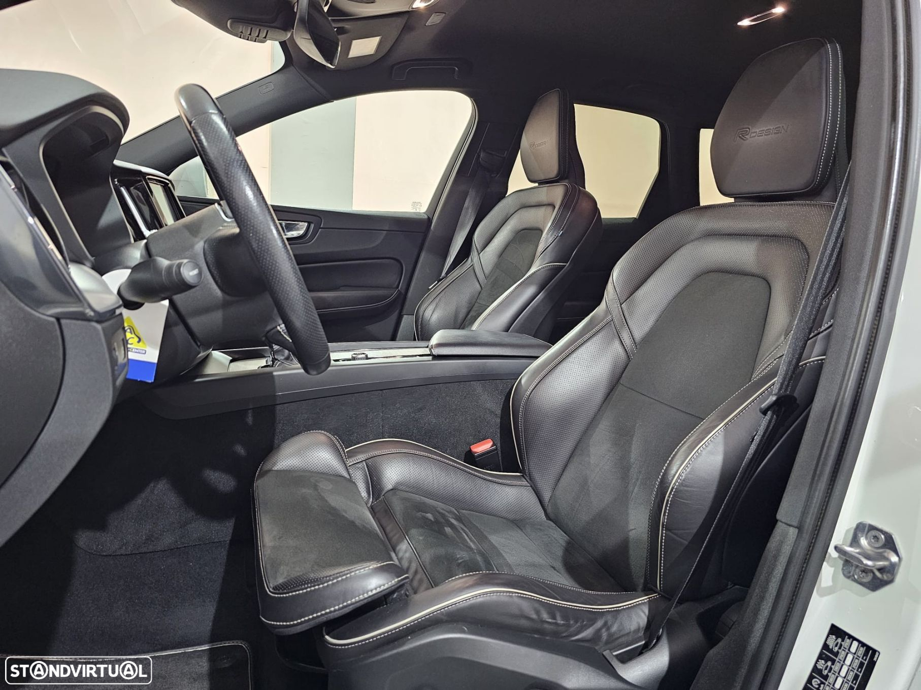 Volvo XC 60 2.0 D4 R-Design Geartronic - 12