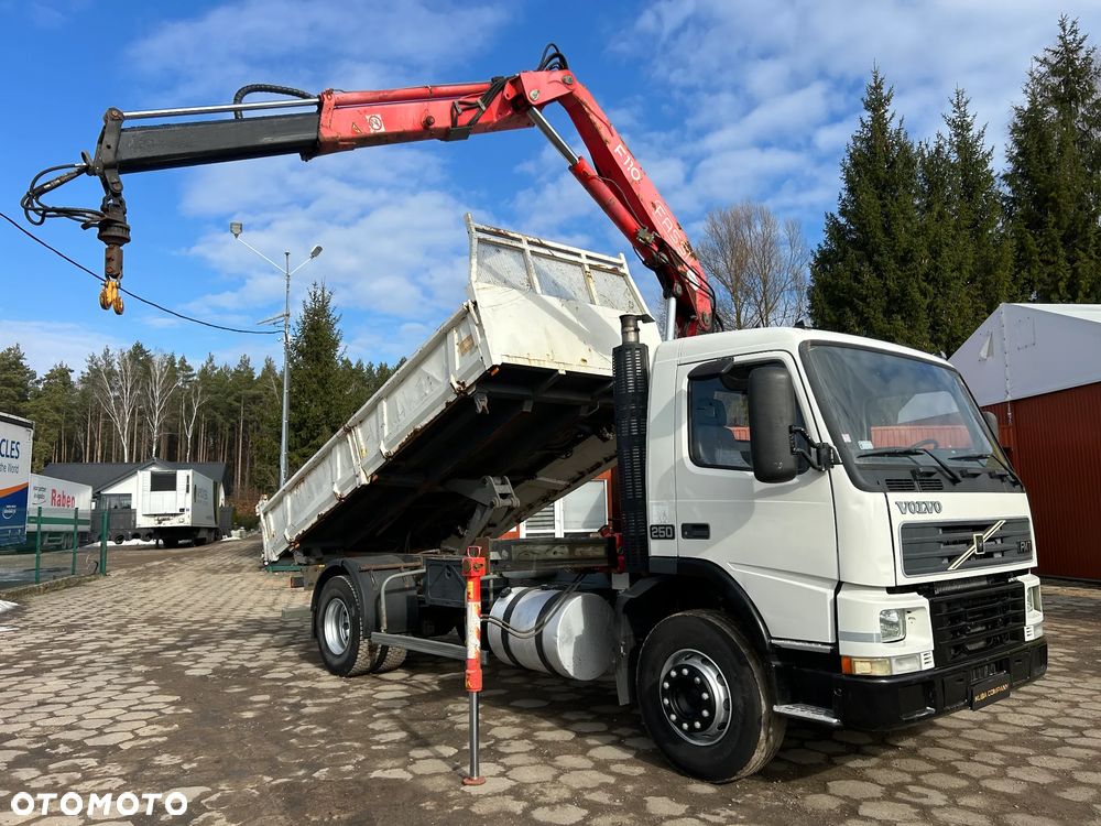 Volvo FM 250 WYWROTKA 3-STRONNA + HDS FASSI Z ROTATOREM F110A.21 / HYDRO-BURTA / WYWROT NA 3 STRONY / HAK ZACZEP / WAŻNY UDT !! - 1