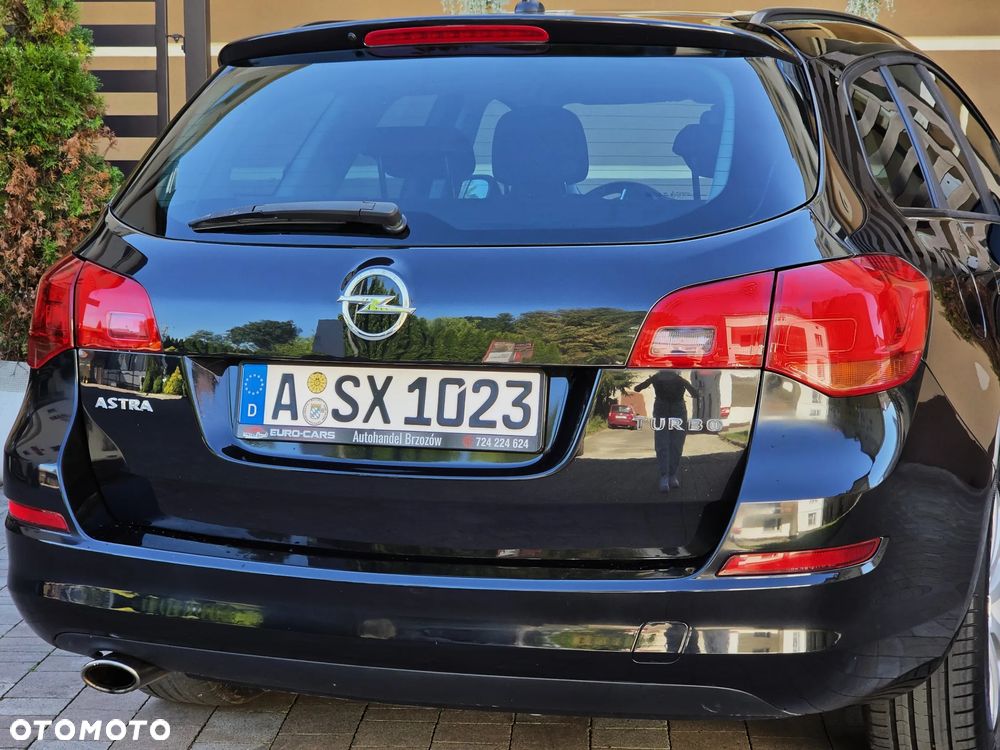 Opel Astra 1.6 Turbo 150 Jahre - 27