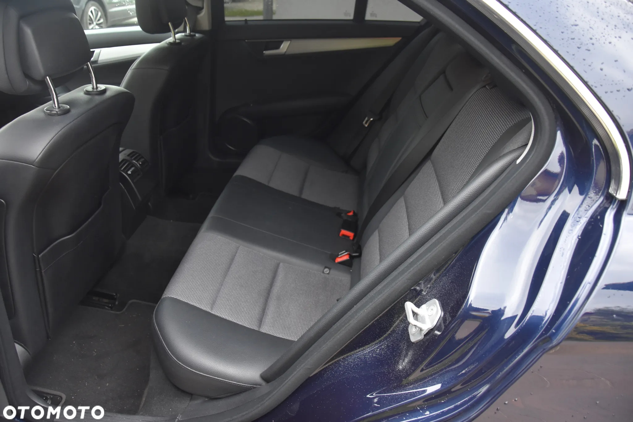 Mercedes-Benz Klasa C 200 CGI BlueEff Avantgarde - 19