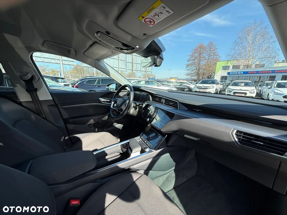 Audi Q8 e-tron 50 quattro advanced - 8