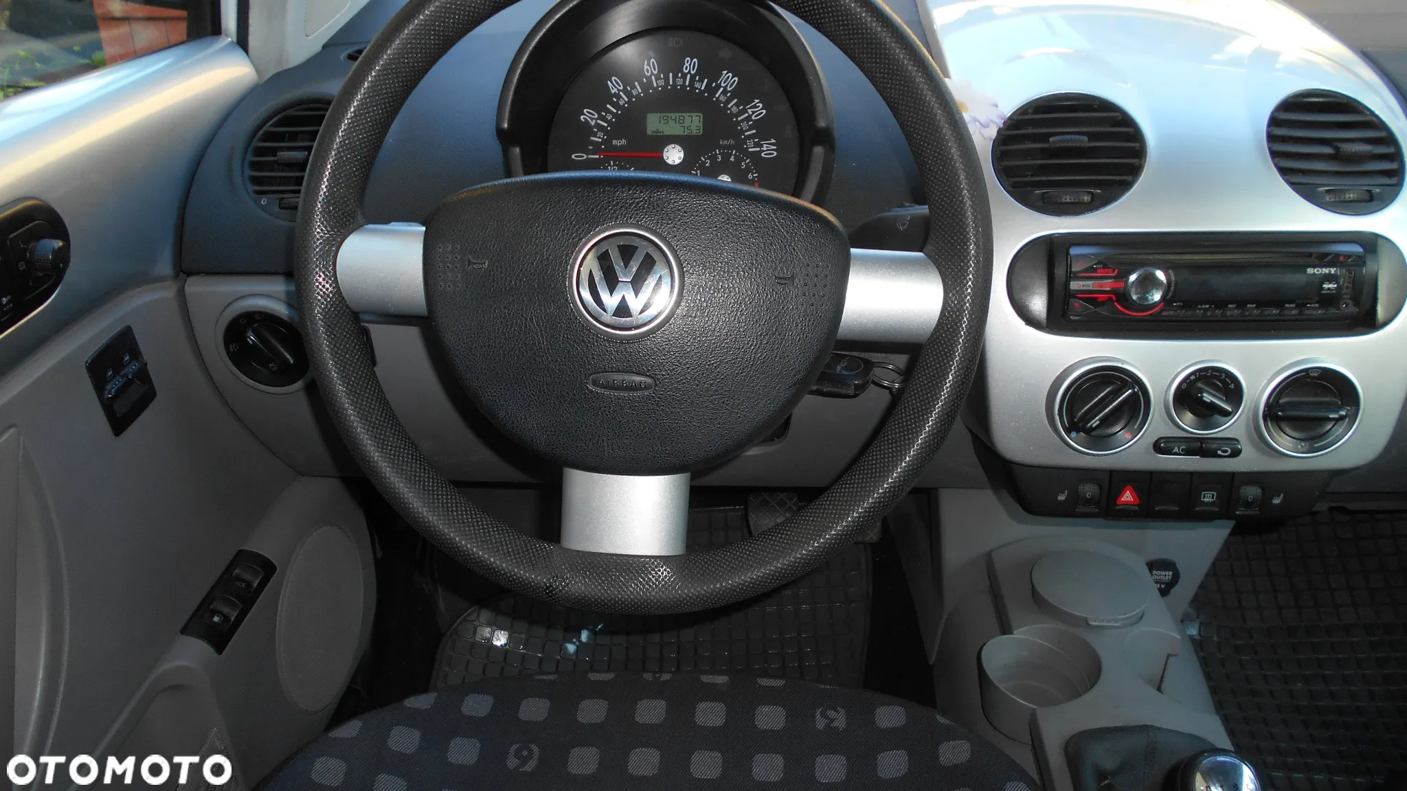 Volkswagen New Beetle 2.0 - 8
