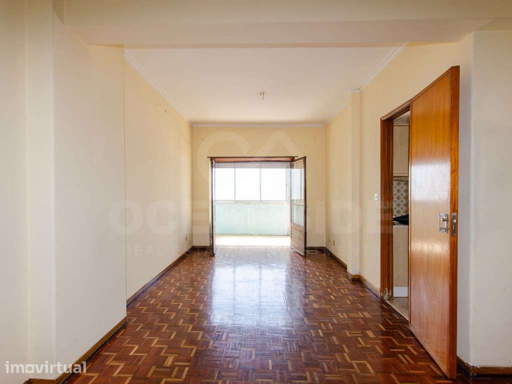 T2+1 com terraço de 45m2 e vista de rio, em Cacilhas - Grande imagem: 2/31