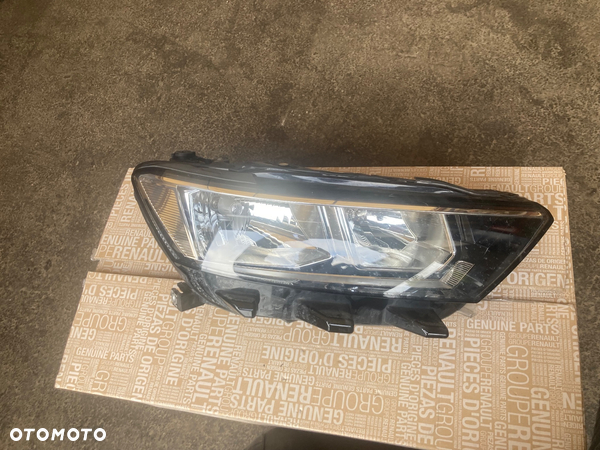 Volkswagen vw T-ROC T-ROK TIROK TROC REFLEKTOR PRAWY LAMPA PRZEDNIA PRAWA prawy PRZÓD 2GA941006B