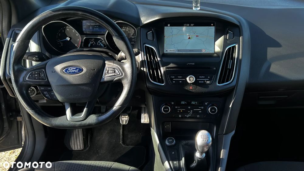 Ford Focus 1.5 EcoBoost STart-Stopp-System ST-LINE - 18