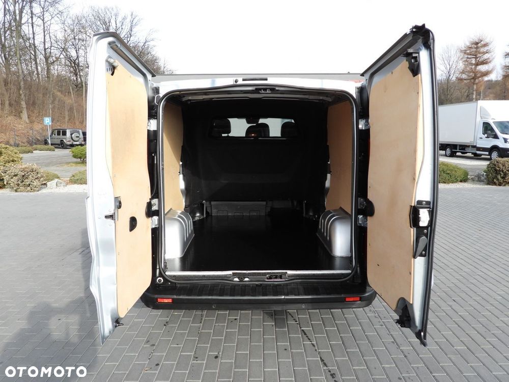 Renault TRAFIC FURGON BRYGADÓWKA 6 MIEJSC TEMPOMAT NAWIGACJA LEDY KLIMATYZACJA  130KM - 13