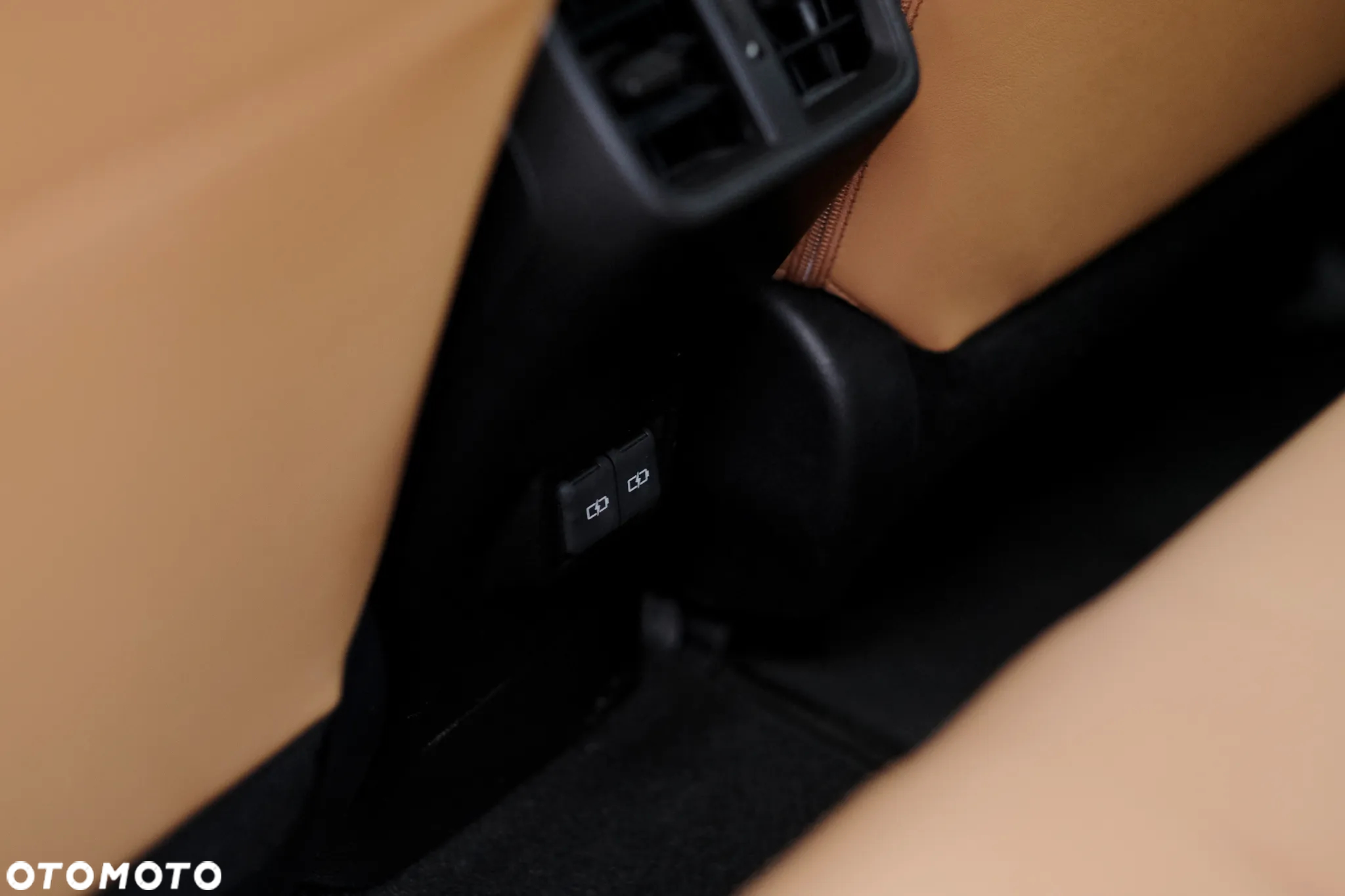 Lexus UX - 34