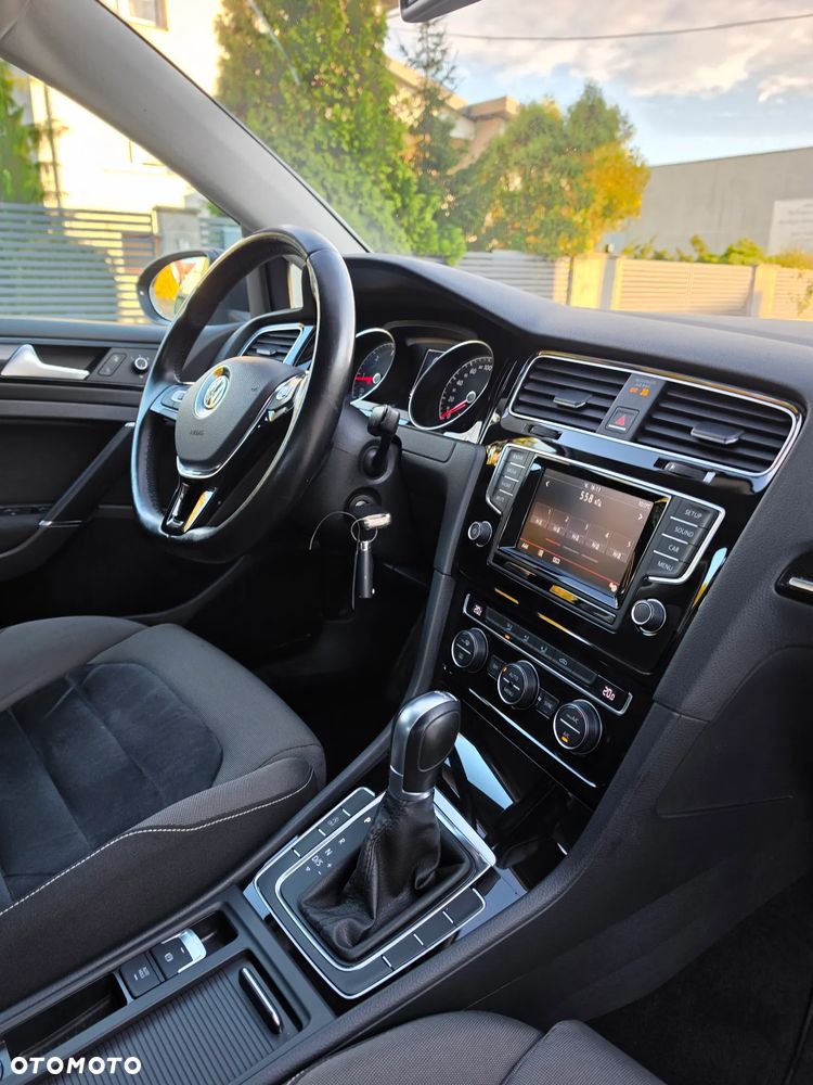Volkswagen Golf 1.6 TDI Comfortline DSG - 21