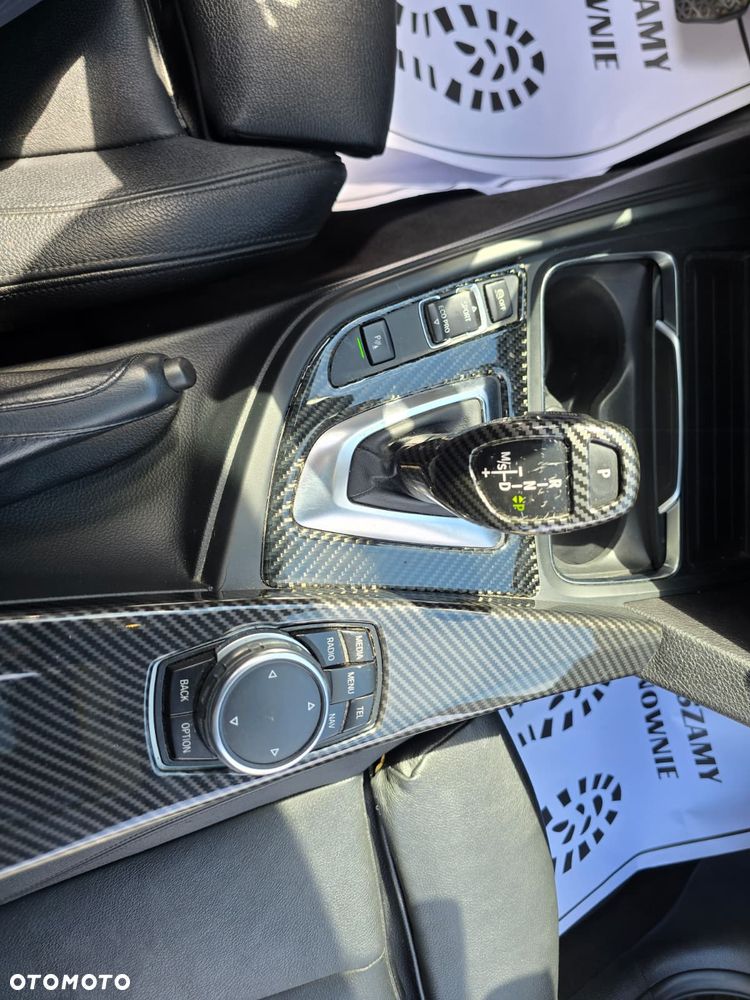 BMW Seria 3 328i xDrive Sport Line - 7