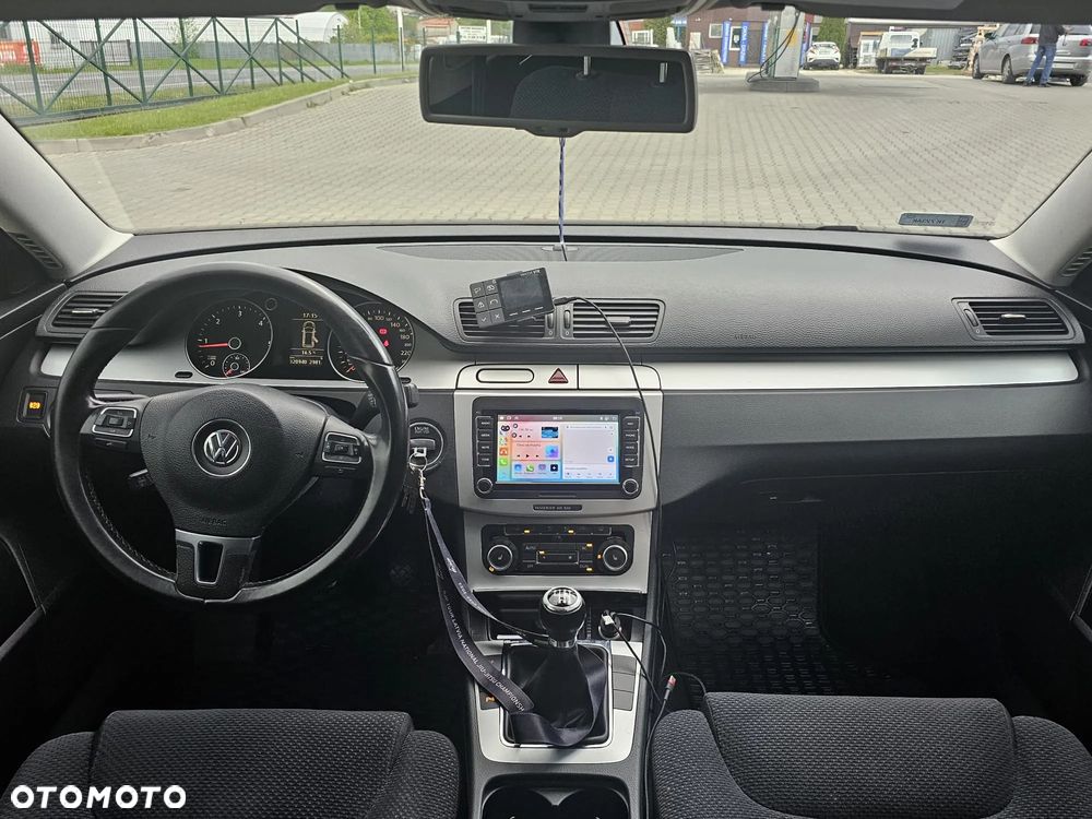 Volkswagen Passat 2.0 TDI DPF Comfortline - 8