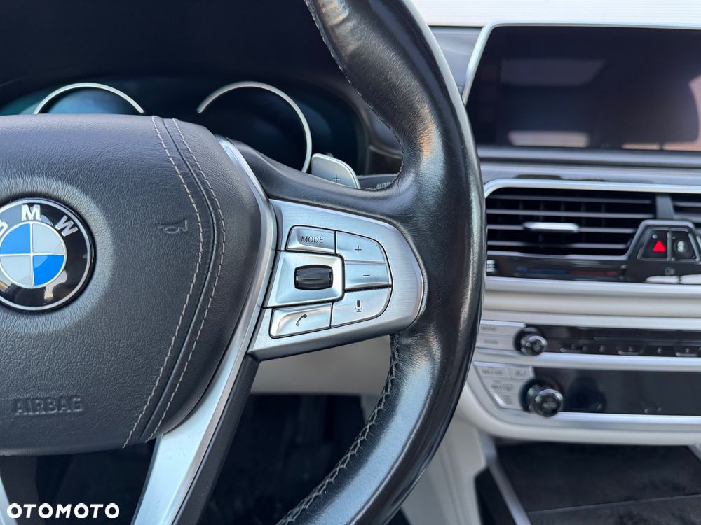 BMW Seria 7 740Li xDrive - 22