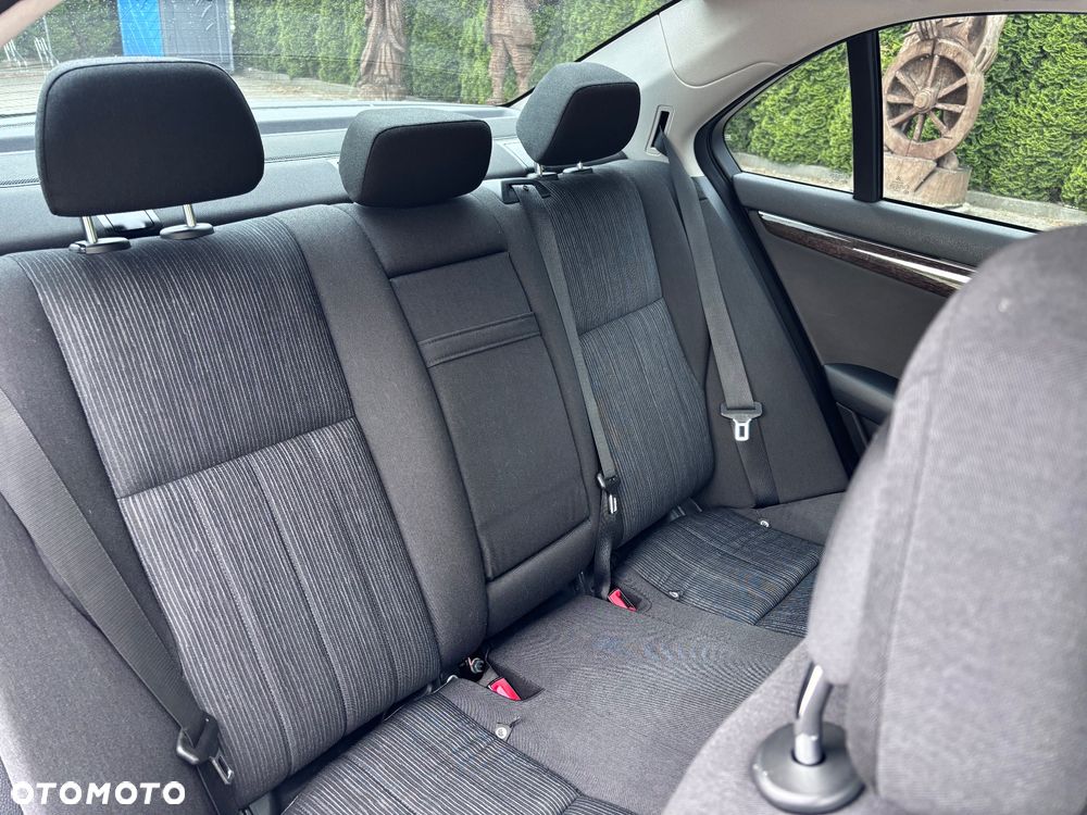Mercedes-Benz Klasa C 180 Kompressor Automatik BlueEFFICIENCY - 19