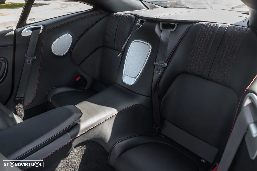 Aston Martin DB11 Coupé V12 AMR - 25