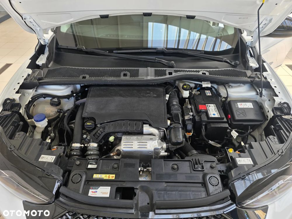 DS Automobiles DS 3 Crossback 1.2 PureTech Performance Line + - 29