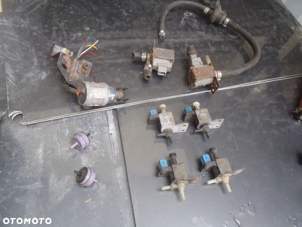 zawór zaworek podciśnienie aisan fiat cinquecento. 700 900 1.1 sporting uno posiadam wszystkie części - 1