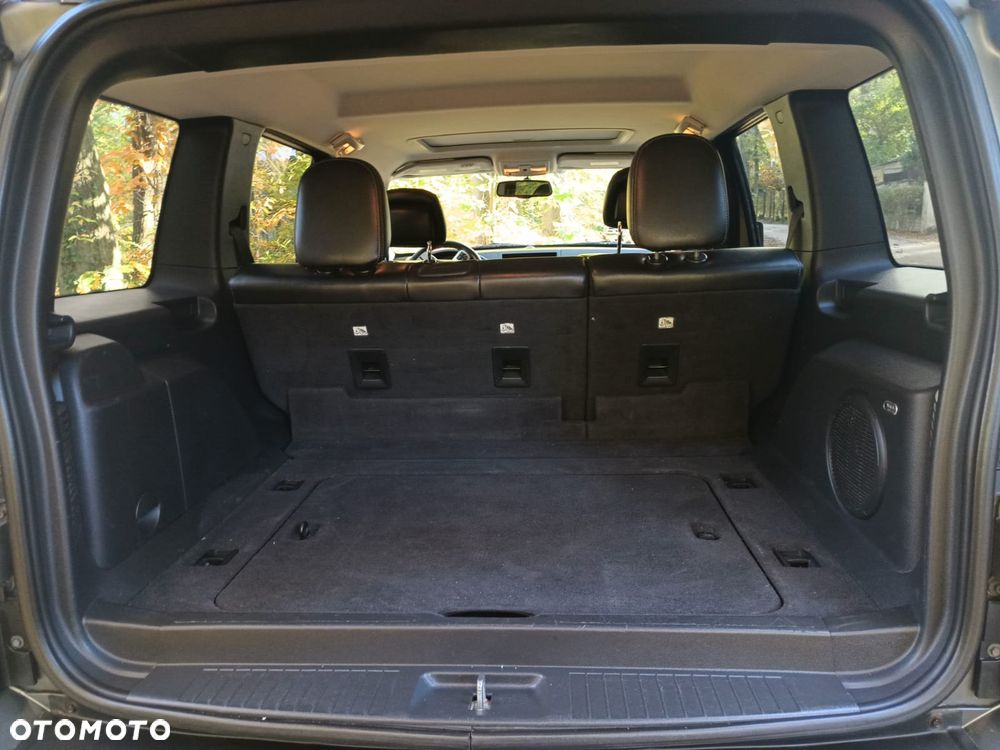 Jeep Liberty - 16