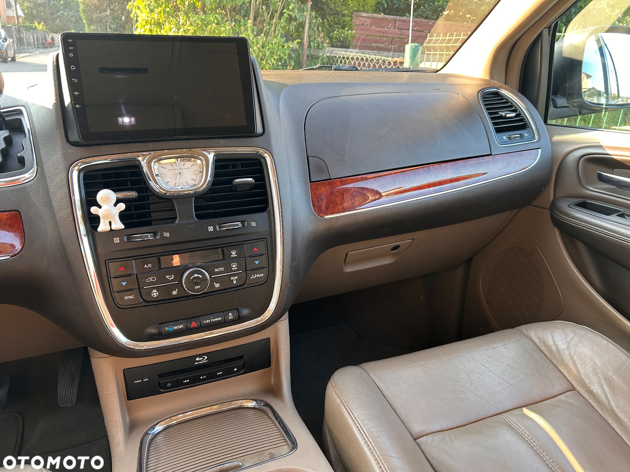Chrysler Town & Country 3.6 Limited - 12