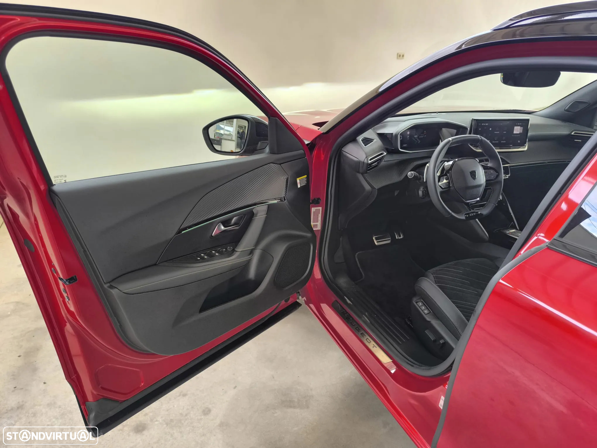 Peugeot 2008 1.2 PureTech GT EAT8 - 23