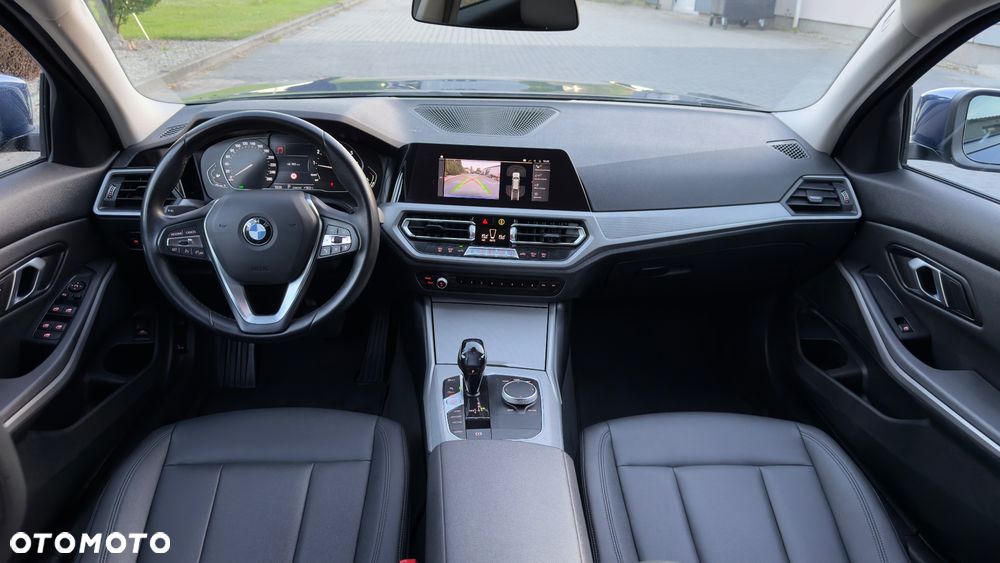BMW Seria 3 318i - 24