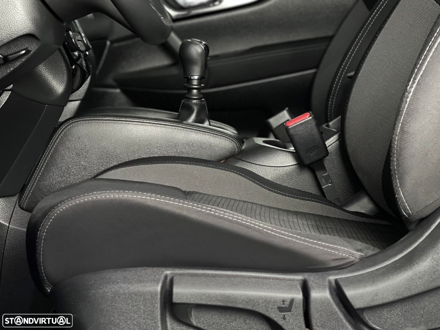 Nissan Qashqai 1.5 dCi N-Connecta - 7