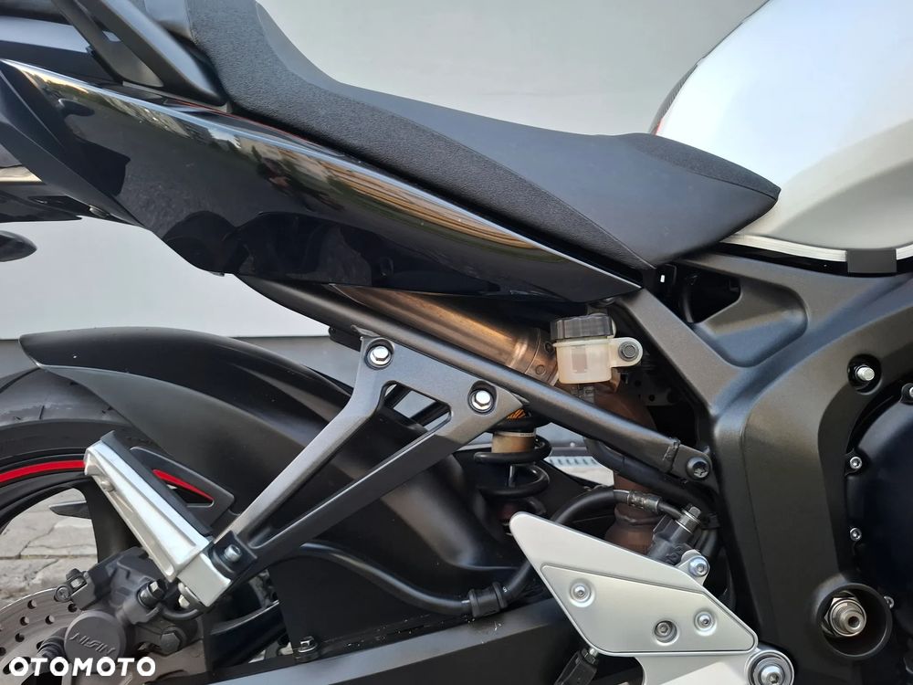 Yamaha FZ6 - 12