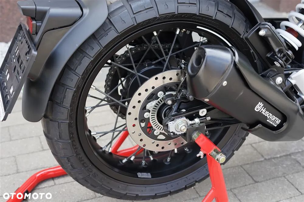 Husqvarna Svartpilen - 6