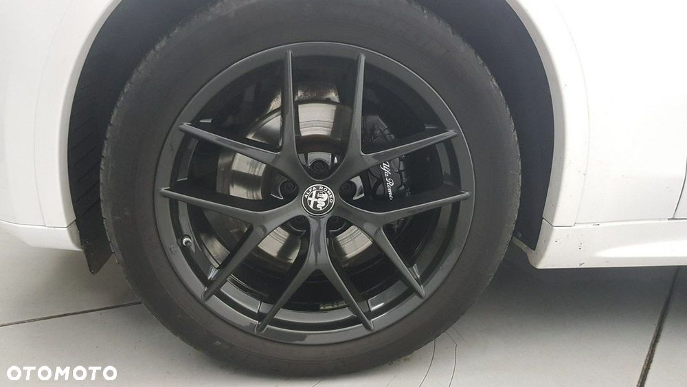 Alfa Romeo Stelvio - 9